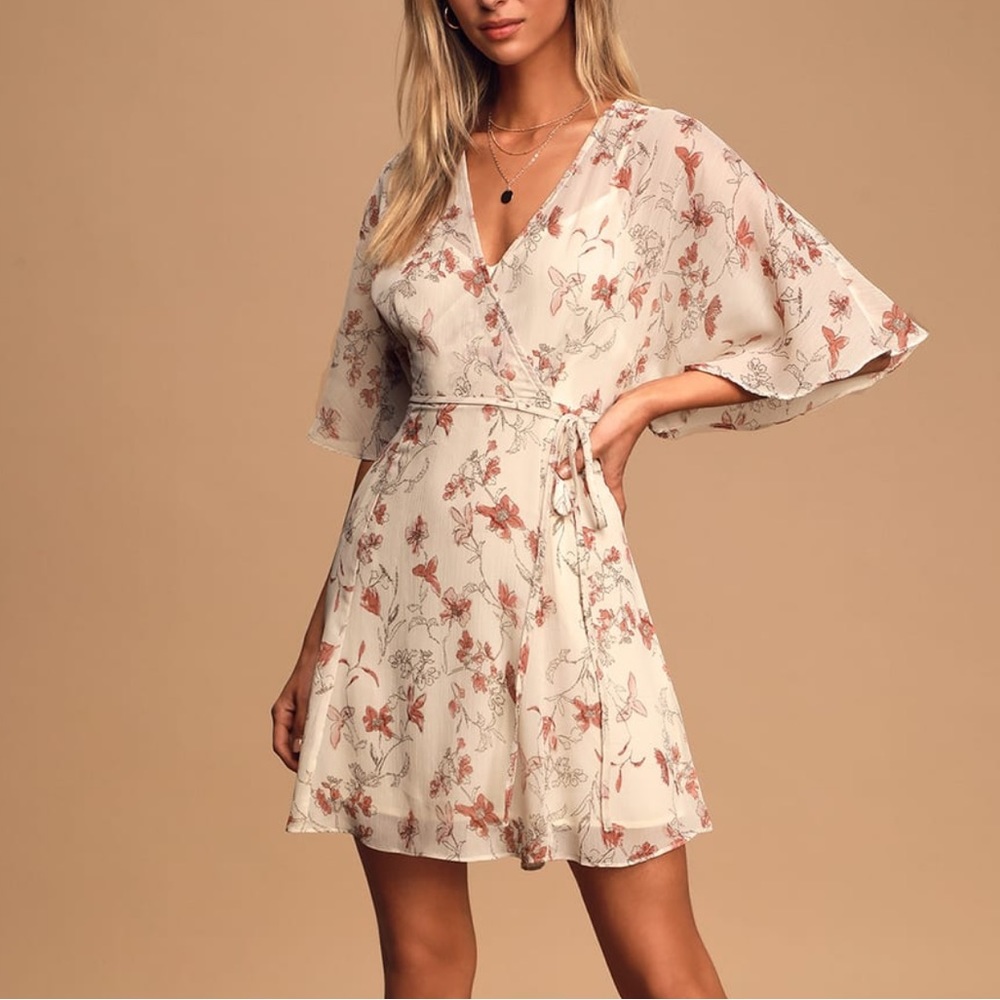NWT Lulús All Along Beige Floral Print Faux Wrap Mini Dress size M